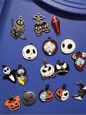 16 pc set Nightmare Before Christmas enamel charms